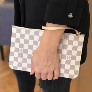 💎✨BEAUTIFUL✨💎Authentic LOUIS VUITTON WRISTLET POUCH